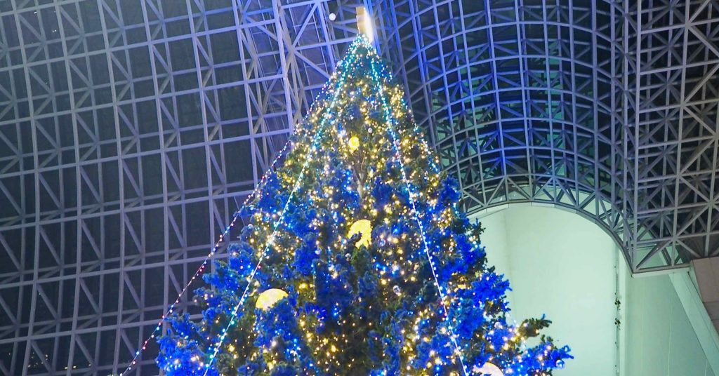 京都駅の巨大クリスマスツリー