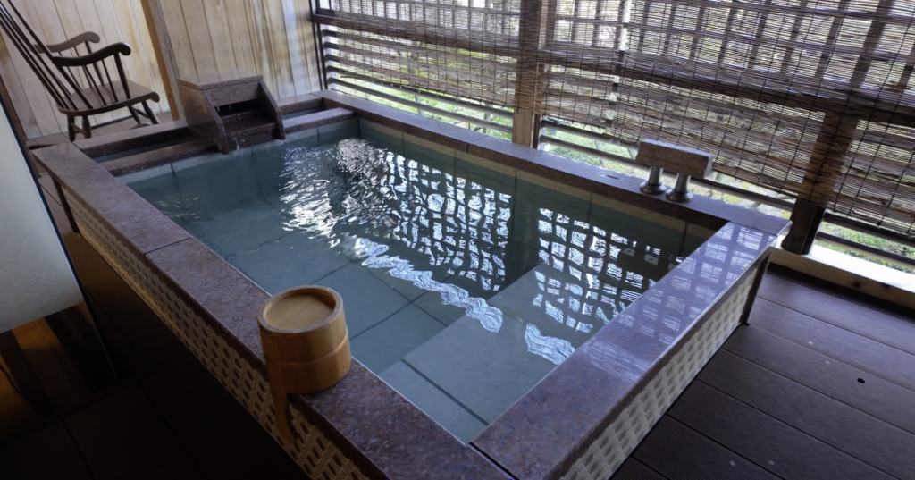 グランディア芳泉 部屋の露天風呂